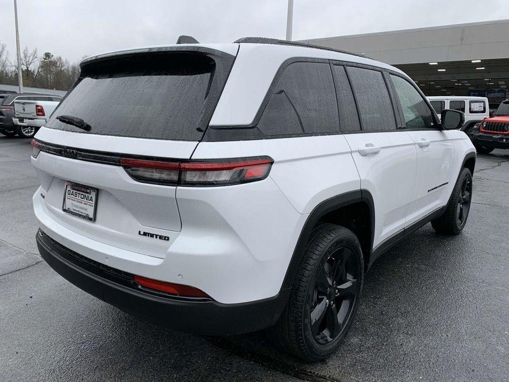 new 2025 Jeep Grand Cherokee car, priced at $45,440