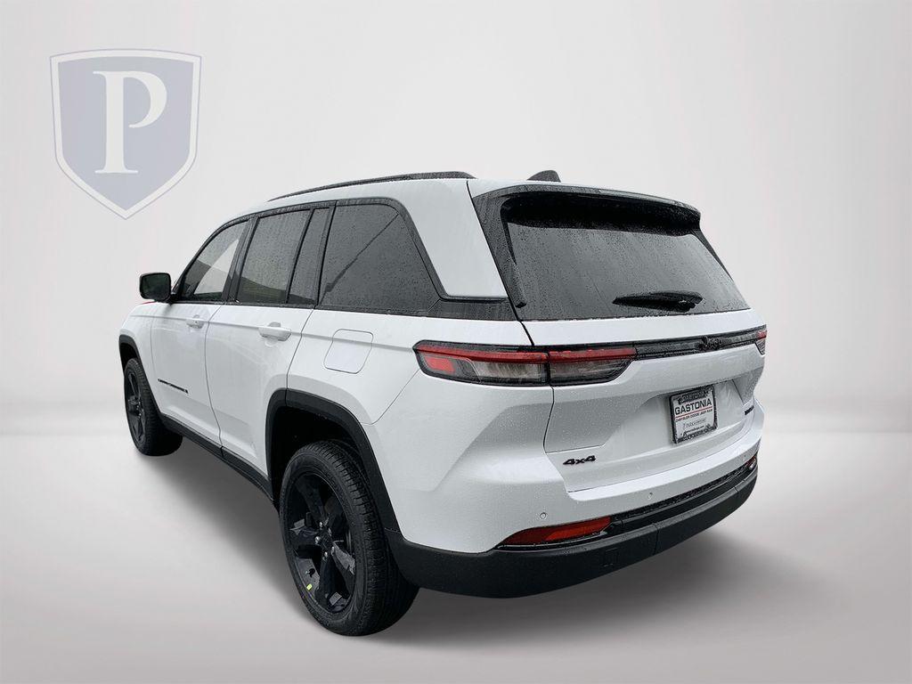 new 2025 Jeep Grand Cherokee car, priced at $45,440