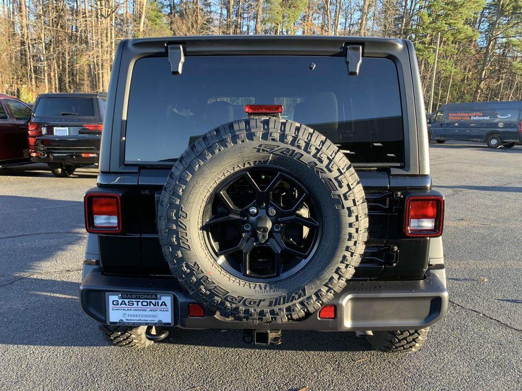 new 2025 Jeep Wrangler car, priced at $46,475