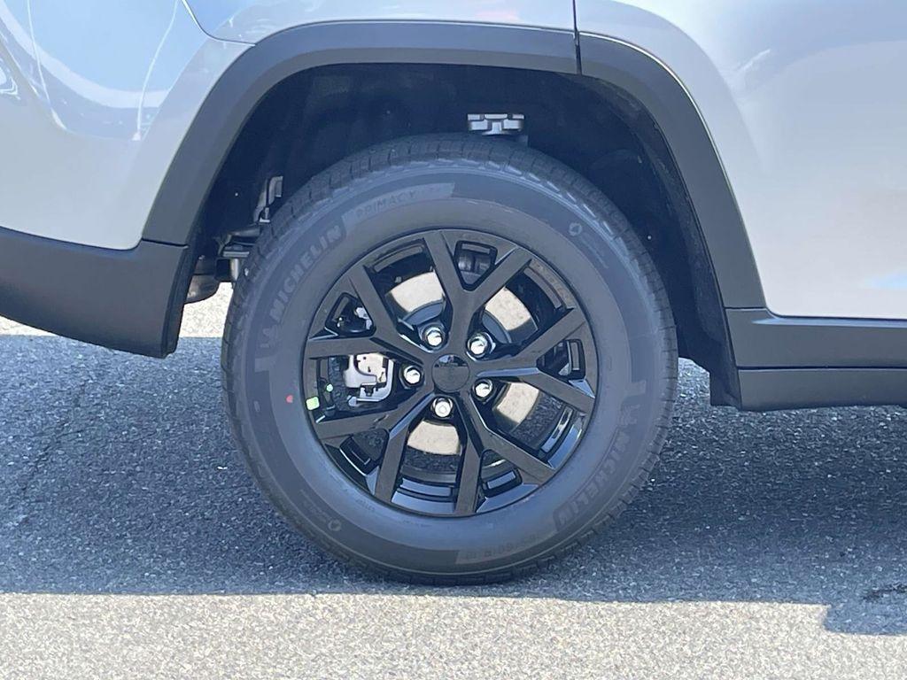 new 2025 Jeep Grand Cherokee car, priced at $39,980