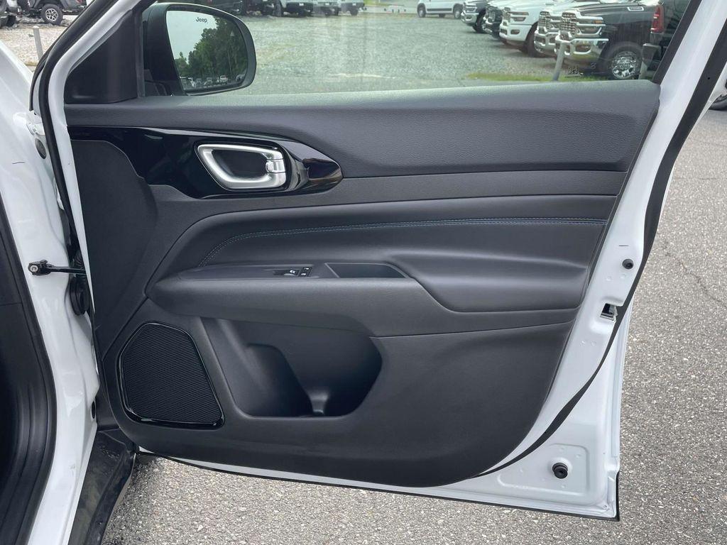 new 2025 Jeep Compass car, priced at $29,260