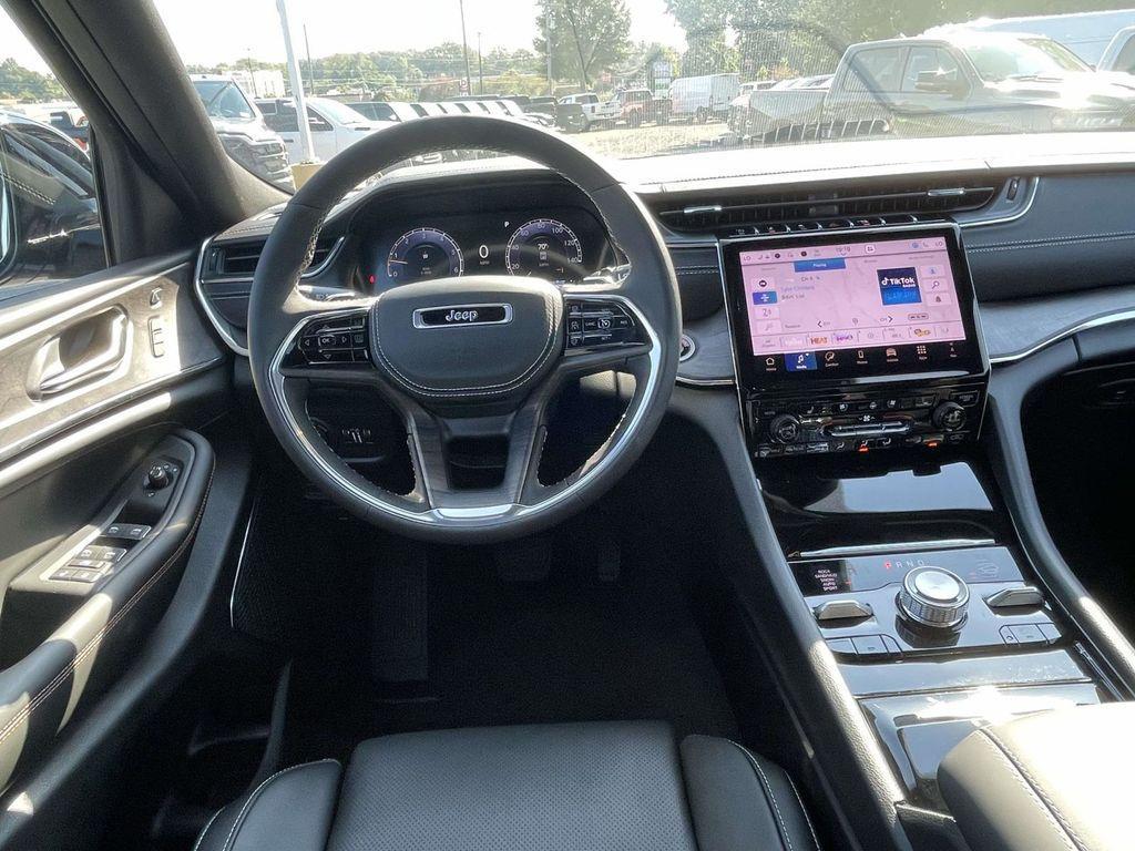 new 2025 Jeep Grand Cherokee car, priced at $54,120