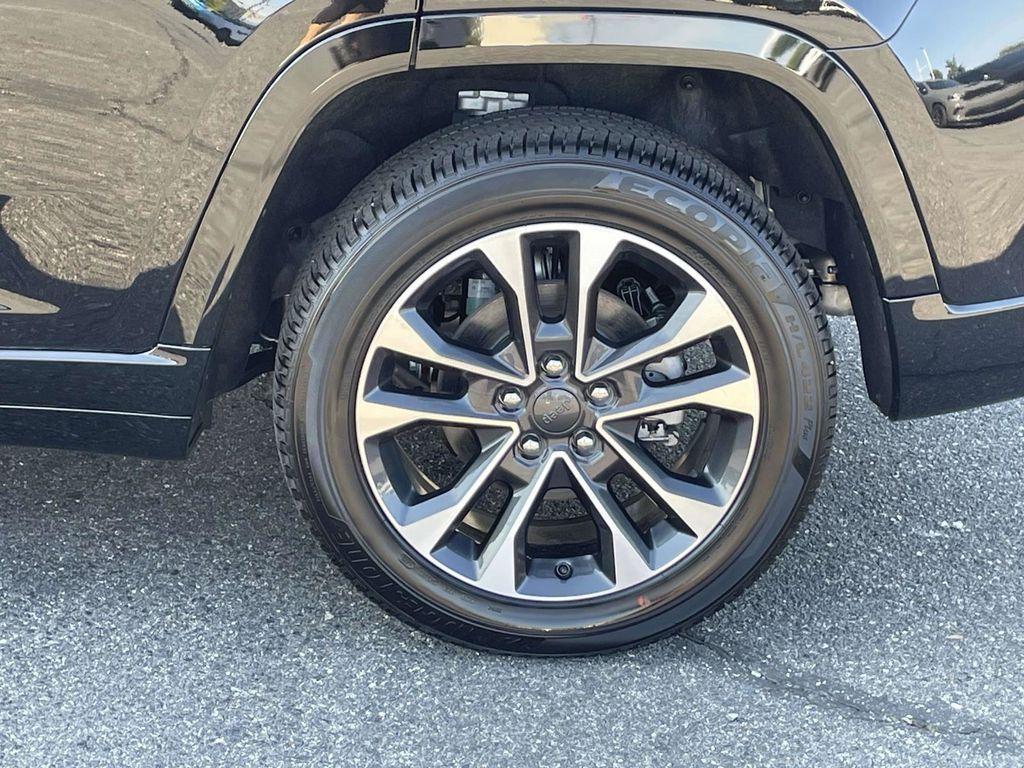 new 2025 Jeep Grand Cherokee car, priced at $54,120