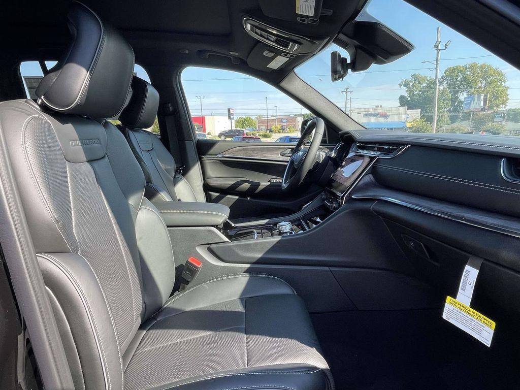 new 2025 Jeep Grand Cherokee car, priced at $54,120