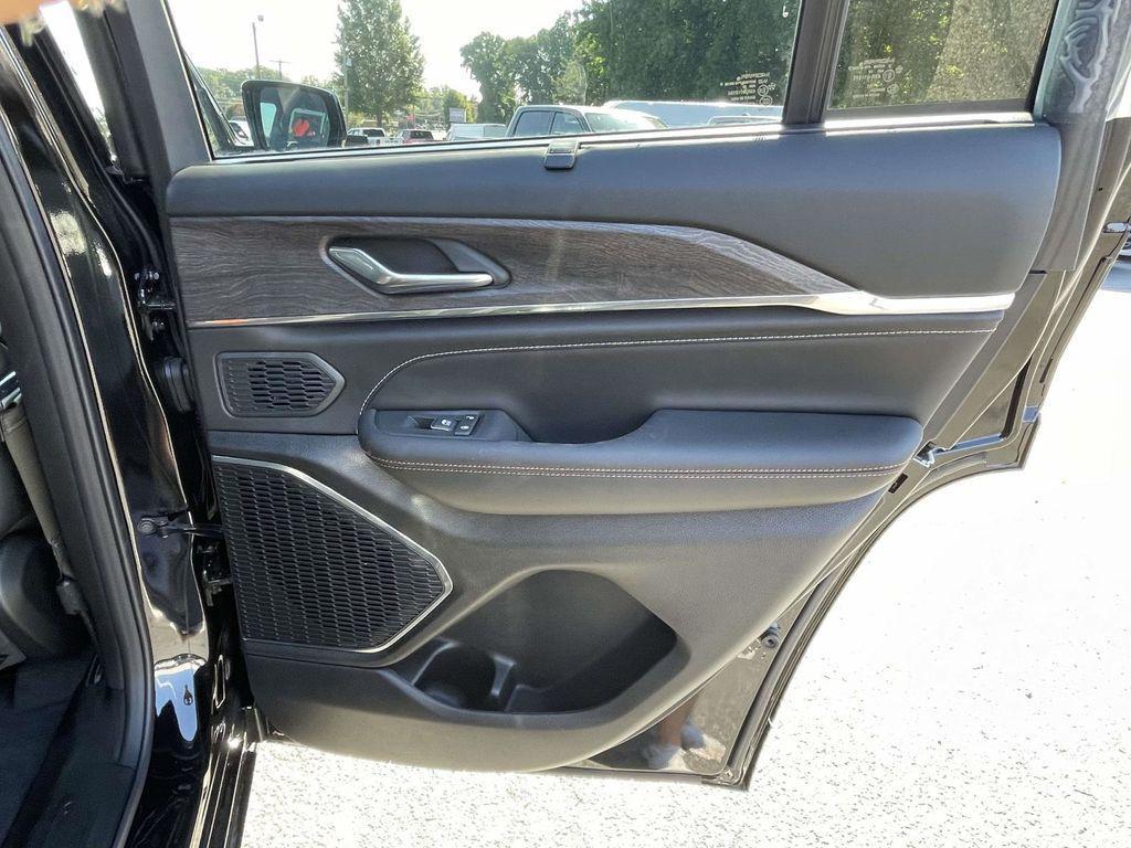 new 2025 Jeep Grand Cherokee car, priced at $54,120