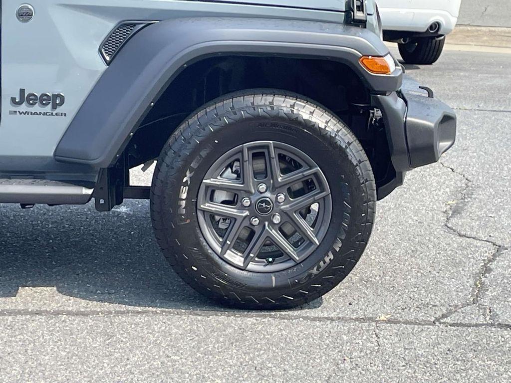 new 2025 Jeep Wrangler car, priced at $41,995