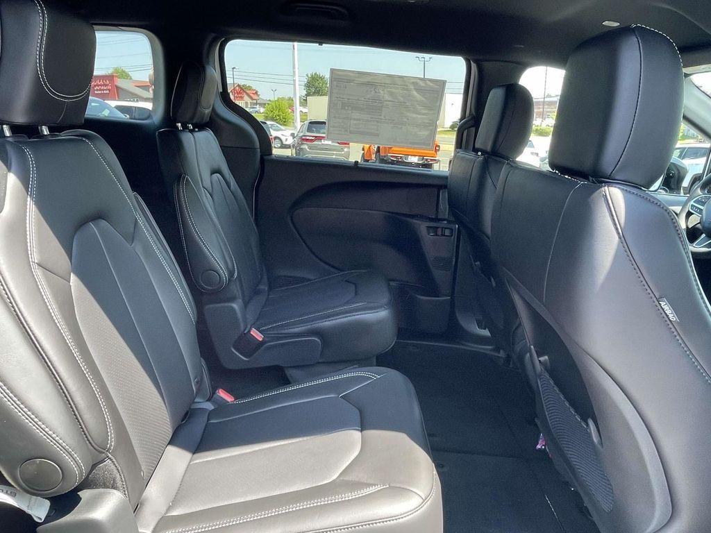 new 2025 Chrysler Voyager car, priced at $40,113