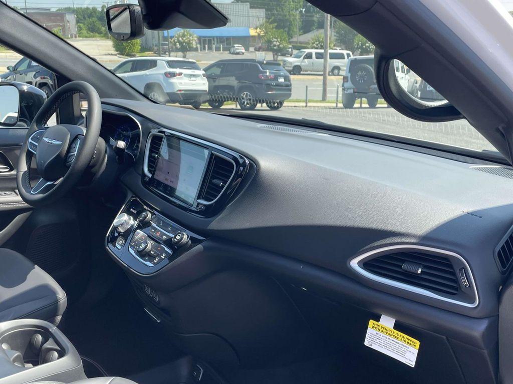 new 2025 Chrysler Voyager car, priced at $40,113