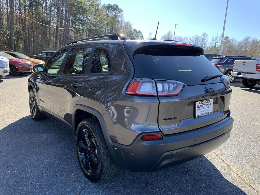 used 2023 Jeep Cherokee car, priced at $25,555