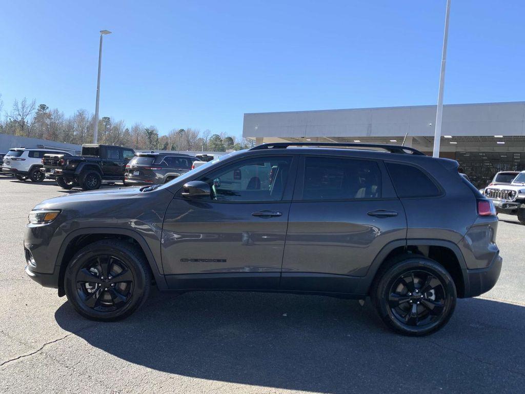 used 2023 Jeep Cherokee car, priced at $25,555