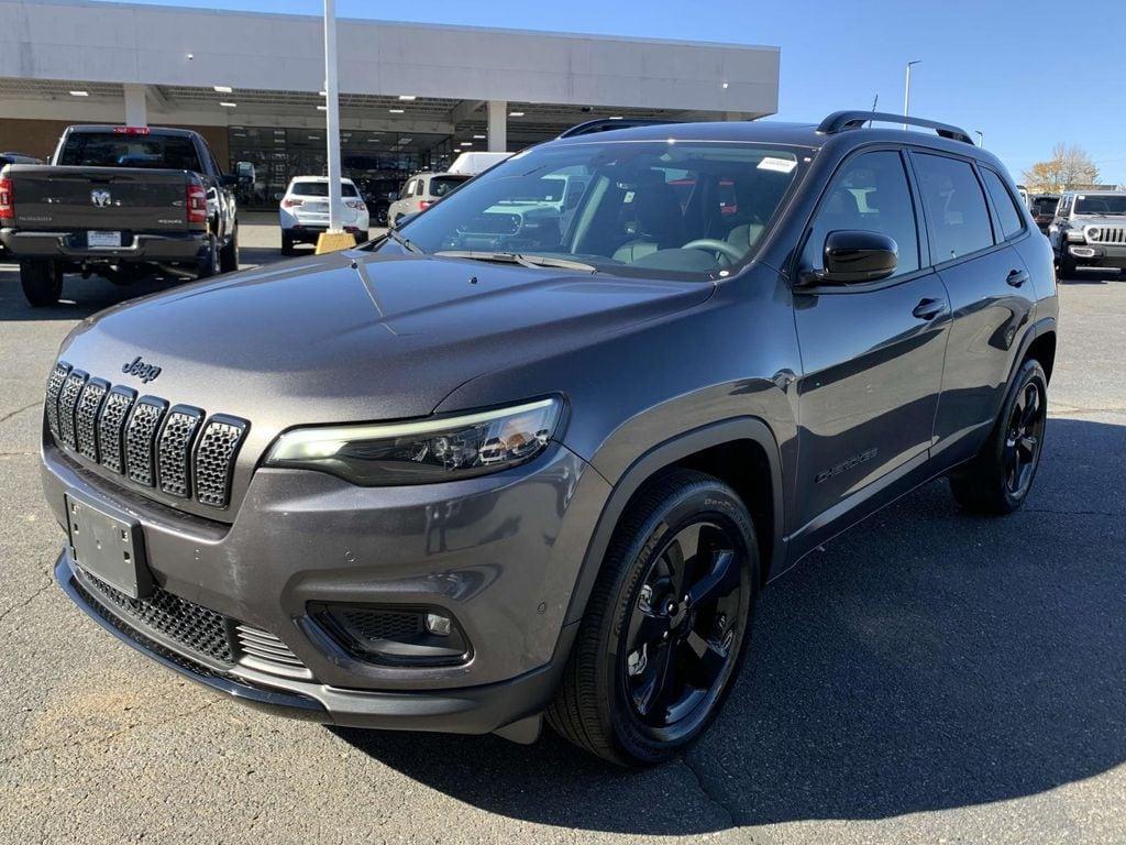 used 2023 Jeep Cherokee car, priced at $25,555