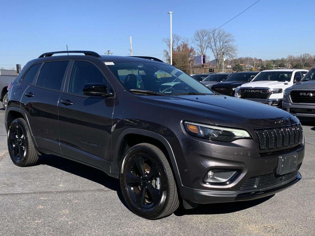 used 2023 Jeep Cherokee car, priced at $25,555