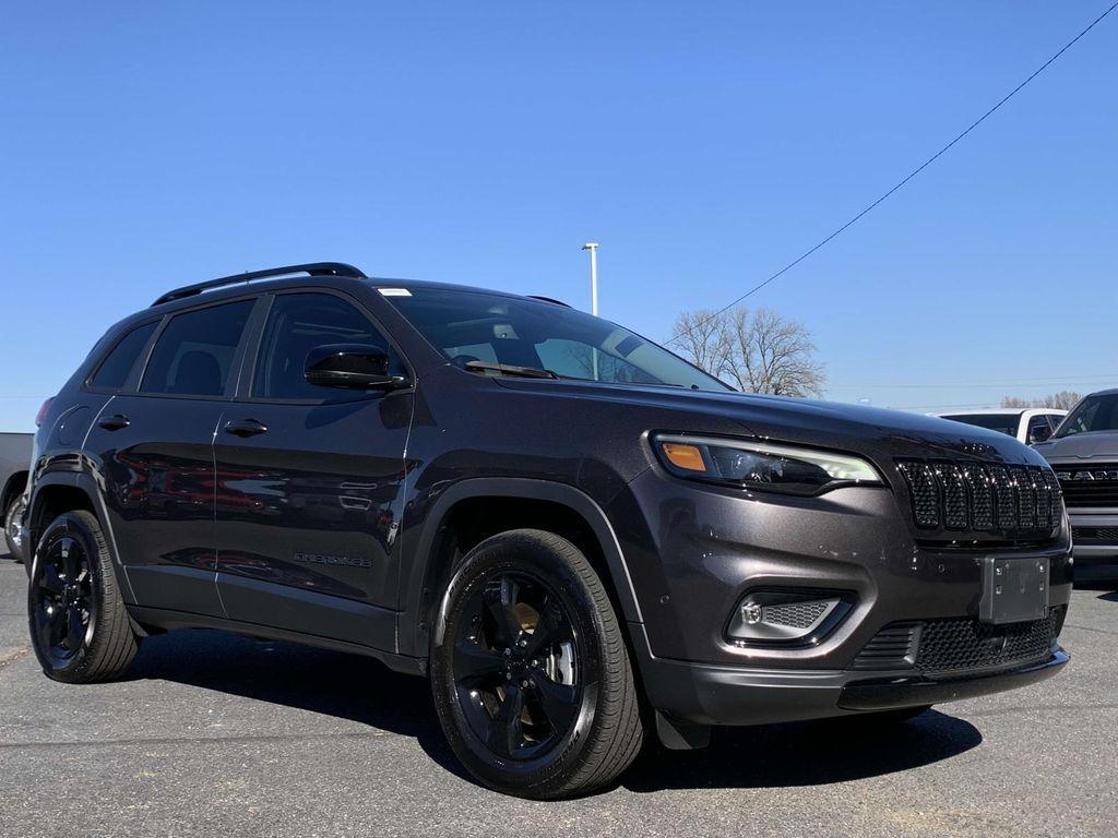 used 2023 Jeep Cherokee car, priced at $25,555