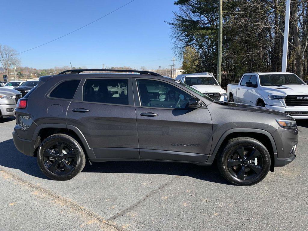 used 2023 Jeep Cherokee car, priced at $25,555