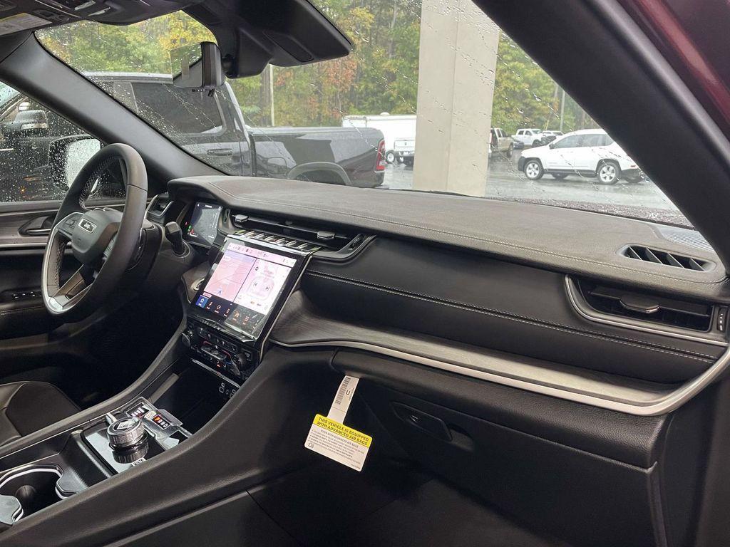 new 2025 Jeep Grand Cherokee car, priced at $48,405