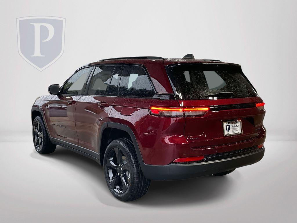 new 2025 Jeep Grand Cherokee car, priced at $48,405