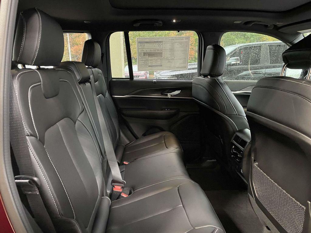 new 2025 Jeep Grand Cherokee car, priced at $48,405