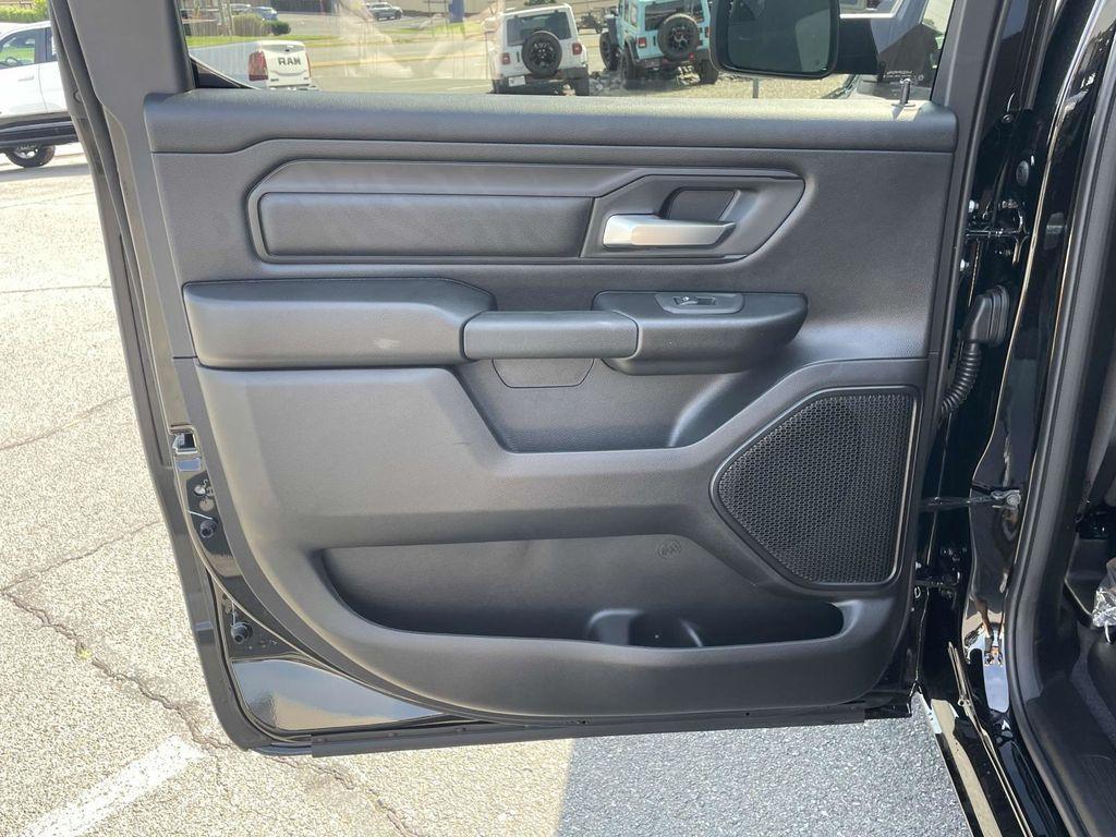 new 2025 Ram 1500 car, priced at $46,670