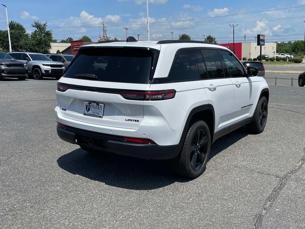 new 2025 Jeep Grand Cherokee car, priced at $45,745