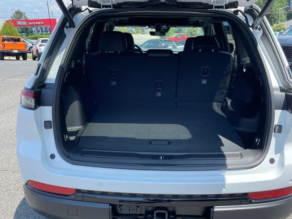 new 2025 Jeep Grand Cherokee car, priced at $45,745