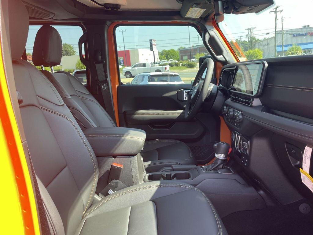 new 2025 Jeep Gladiator car, priced at $71,634