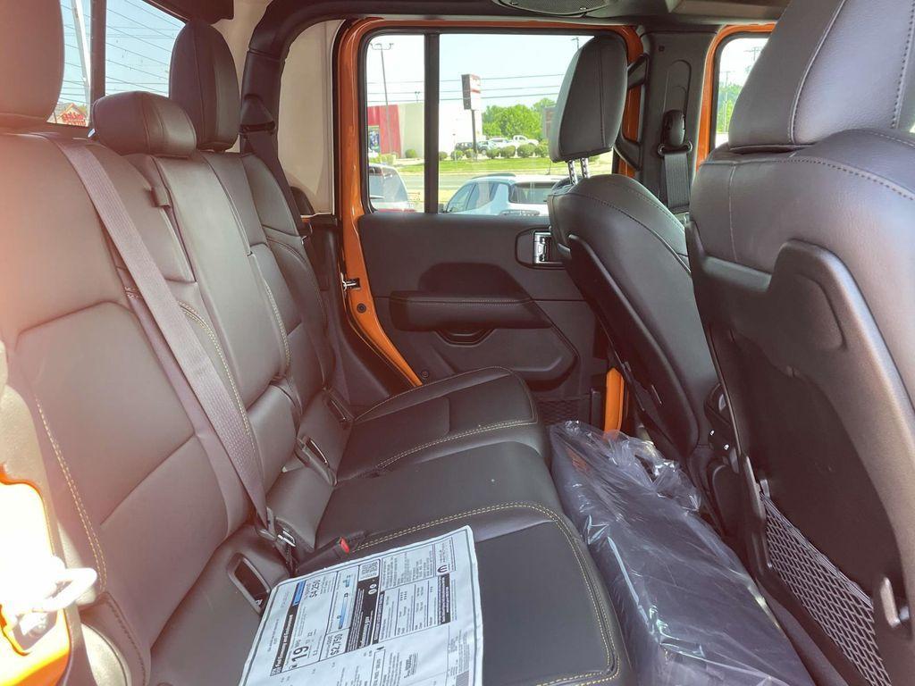 new 2025 Jeep Gladiator car, priced at $71,634