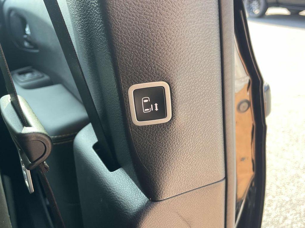 new 2025 Chrysler Voyager car, priced at $40,113