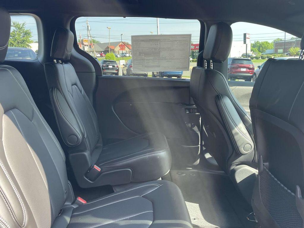 new 2025 Chrysler Voyager car, priced at $40,113