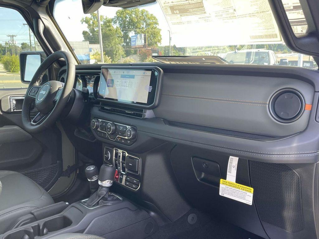 new 2025 Jeep Gladiator car, priced at $54,190