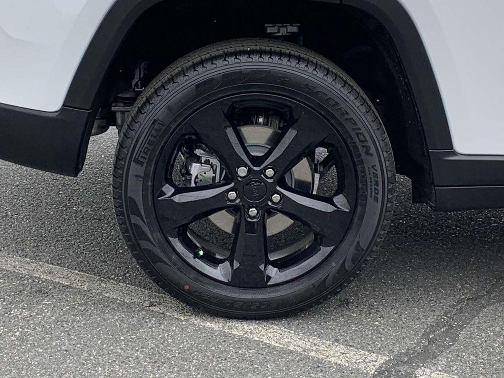 new 2025 Jeep Grand Cherokee car, priced at $45,890