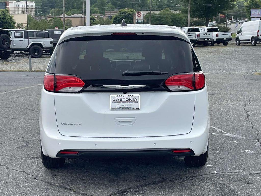 new 2025 Chrysler Pacifica car, priced at $40,752