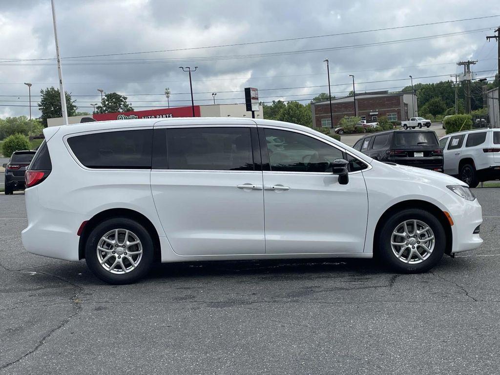new 2025 Chrysler Pacifica car, priced at $40,752