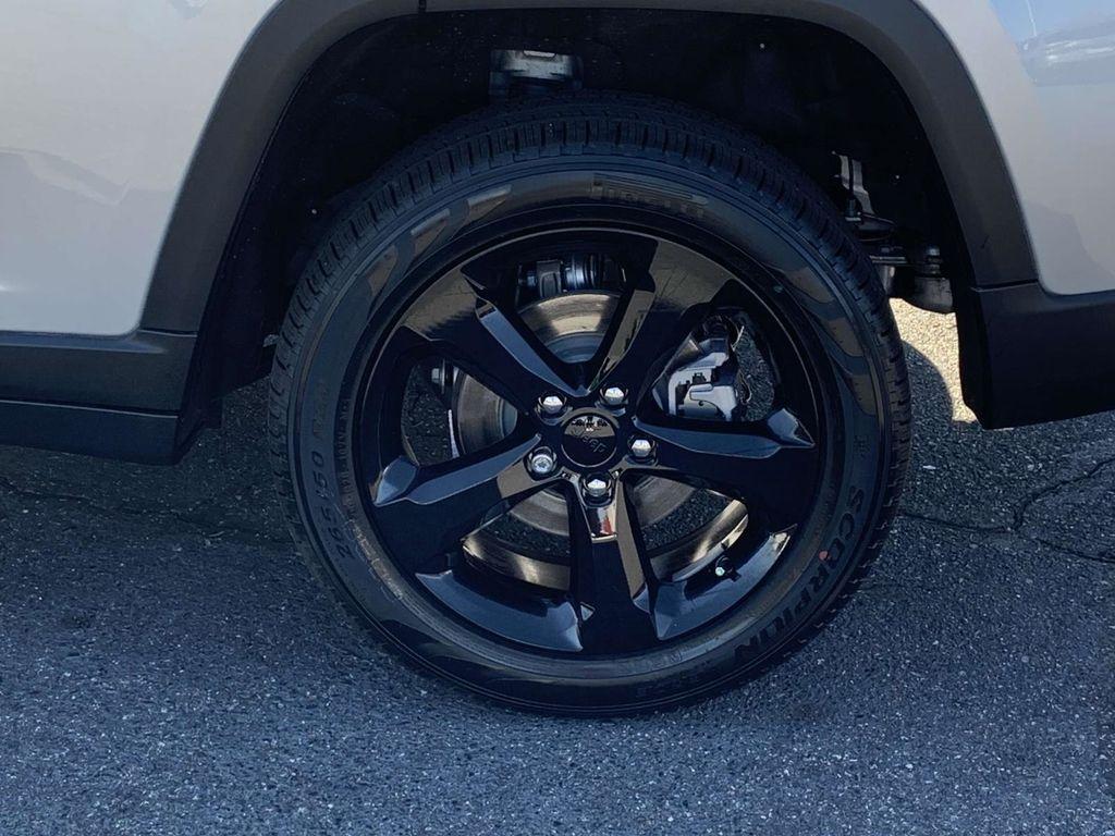 new 2025 Jeep Grand Cherokee car, priced at $49,205