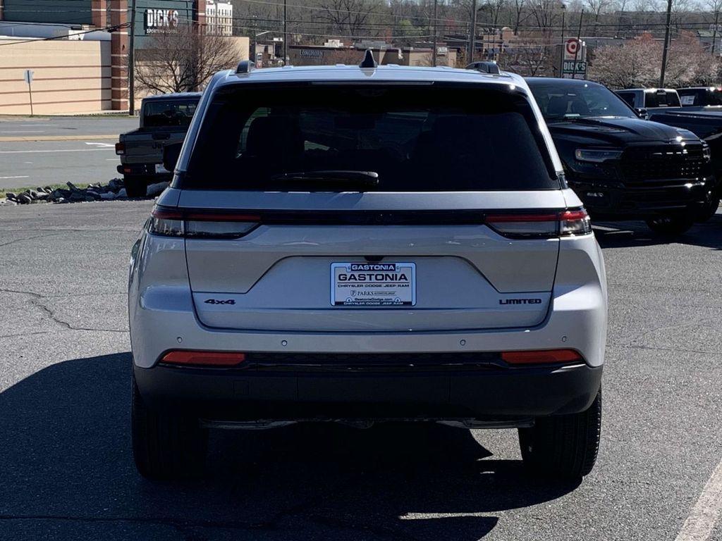 new 2025 Jeep Grand Cherokee car, priced at $49,205