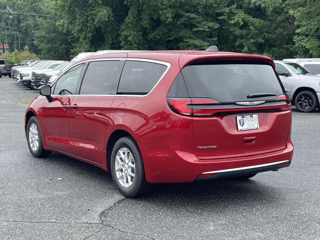 new 2025 Chrysler Pacifica car, priced at $43,970