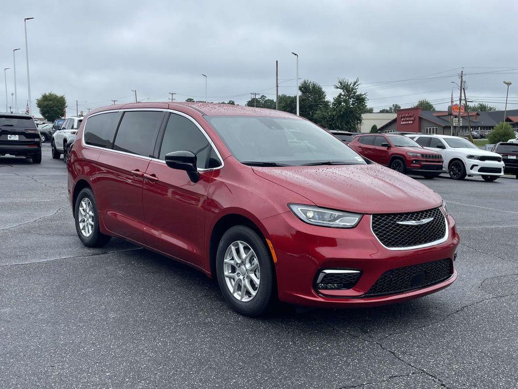 new 2025 Chrysler Pacifica car, priced at $43,970