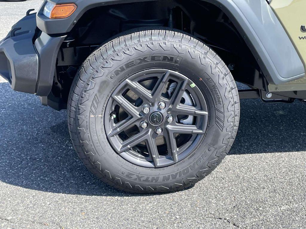new 2025 Jeep Wrangler car, priced at $43,986