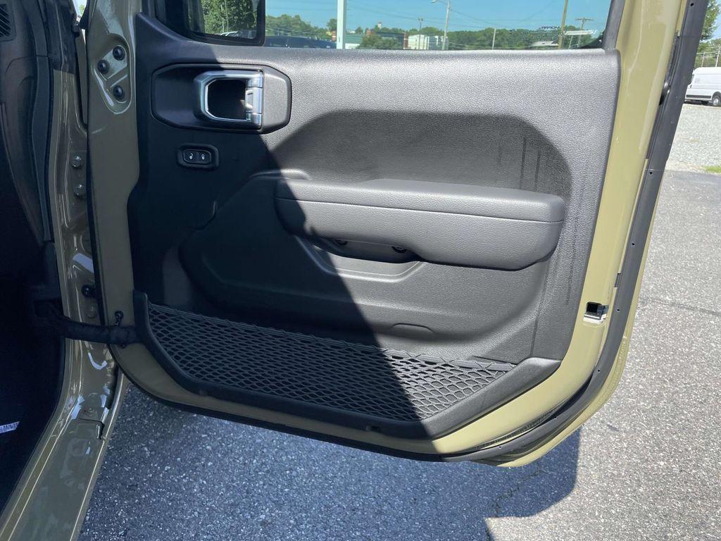new 2025 Jeep Wrangler car, priced at $43,986