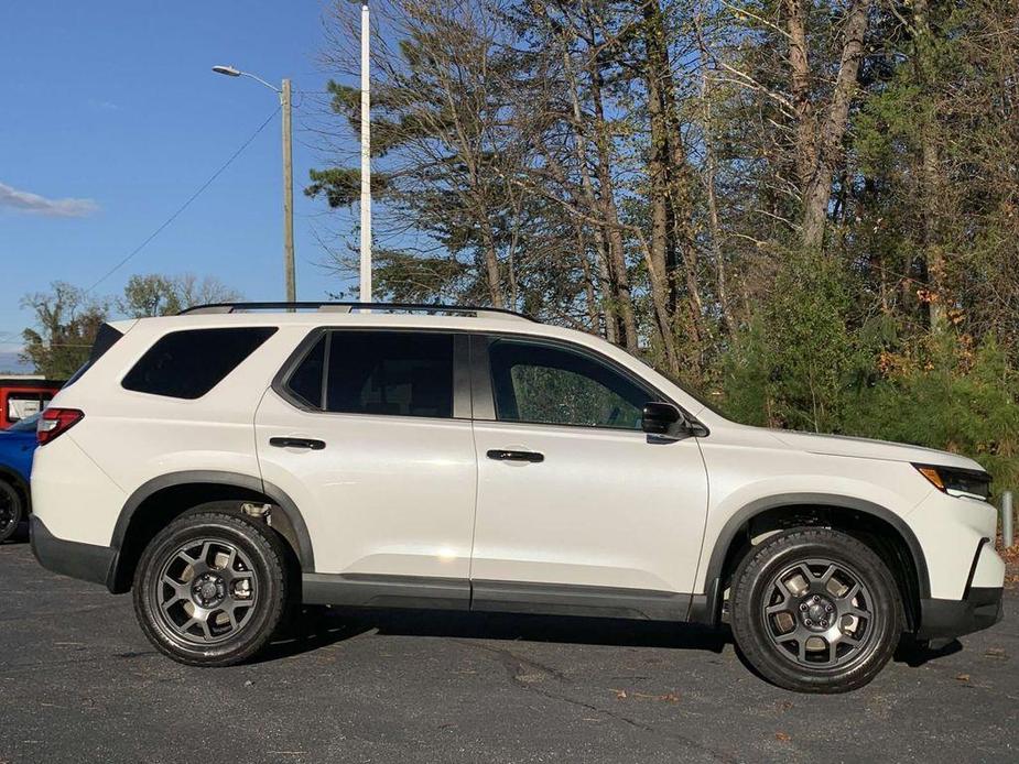 used 2024 Honda Pilot car, priced at $43,164