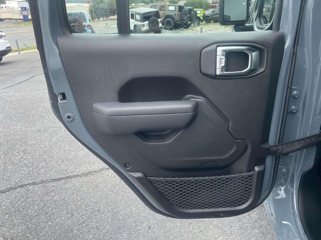 new 2025 Jeep Wrangler car, priced at $37,819