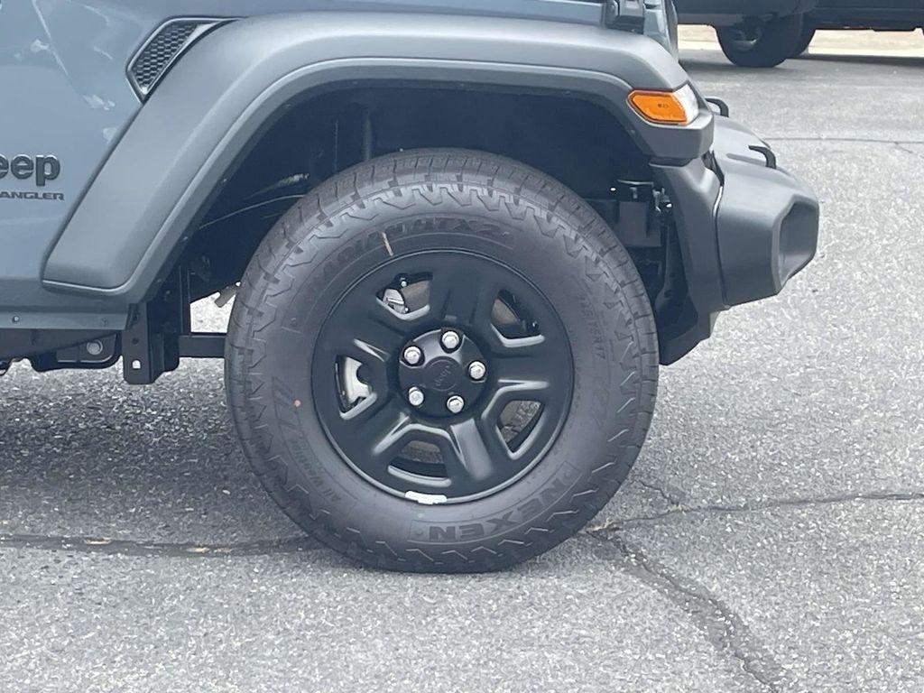 new 2025 Jeep Wrangler car, priced at $37,819
