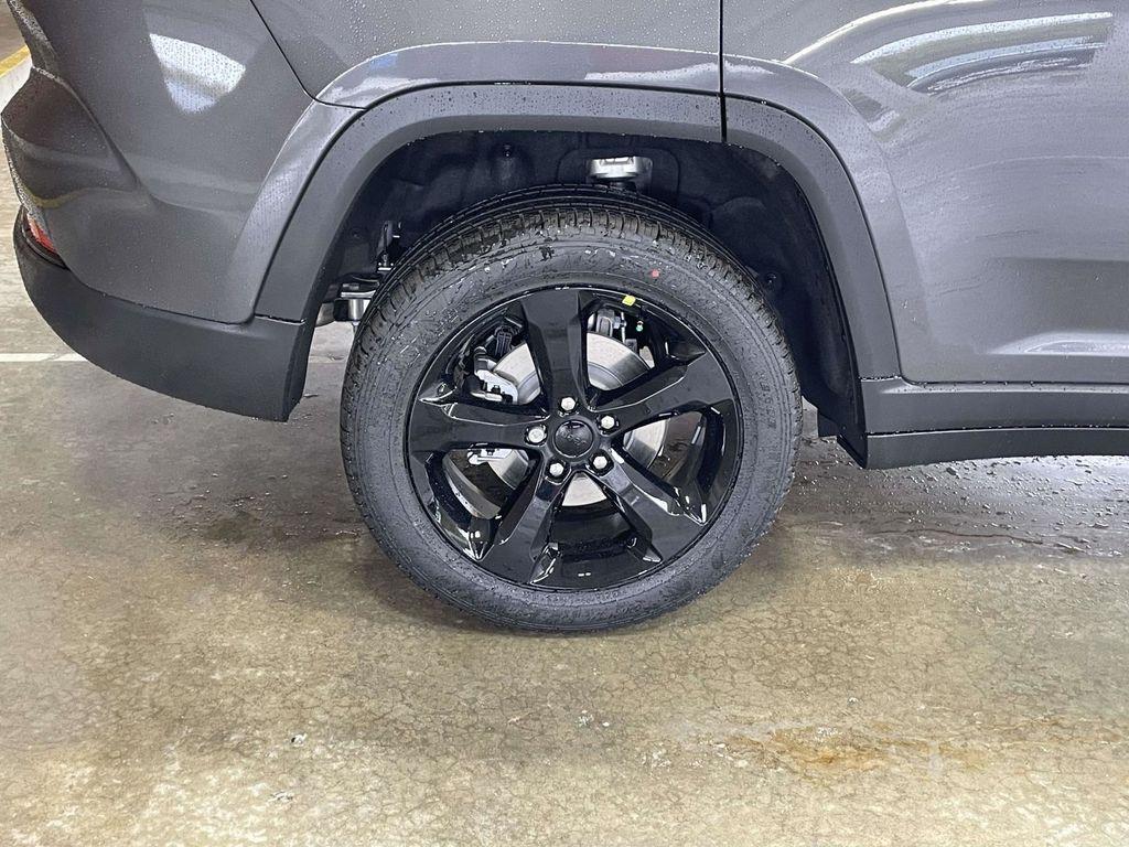 new 2025 Jeep Grand Cherokee car, priced at $48,405