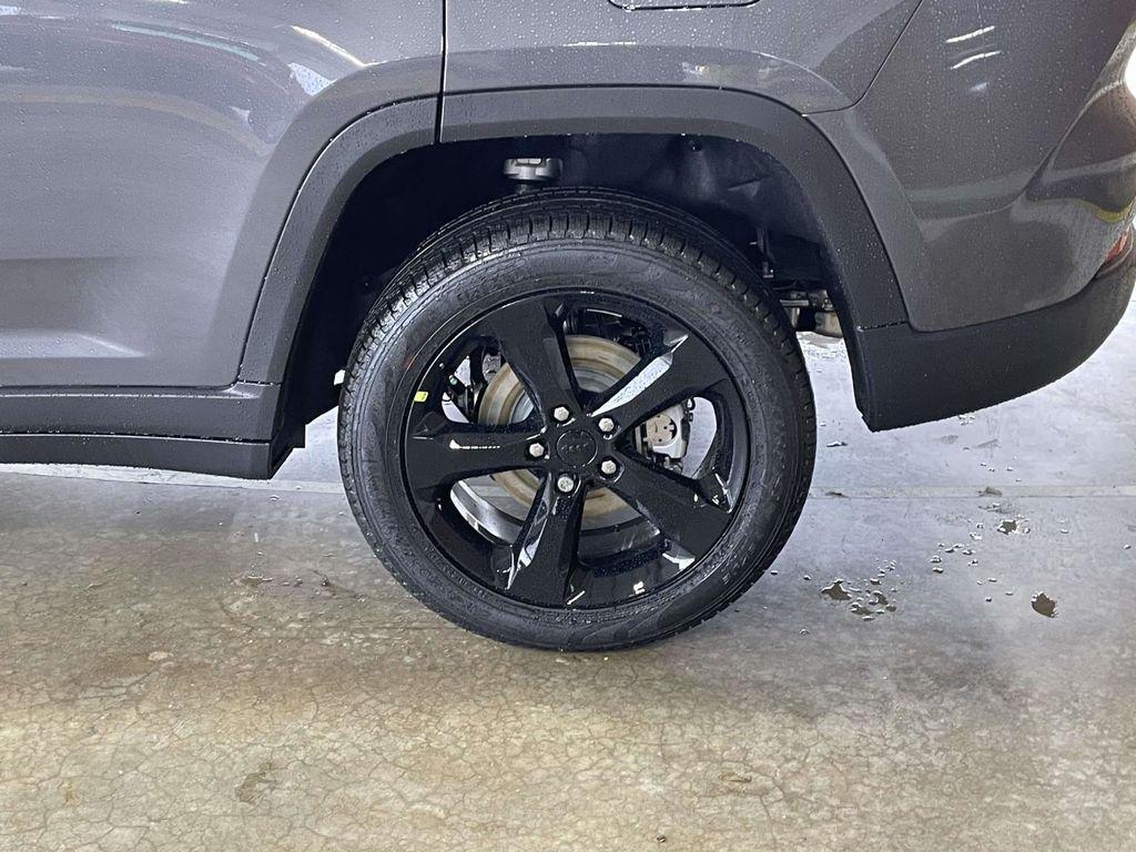 new 2025 Jeep Grand Cherokee car, priced at $48,405