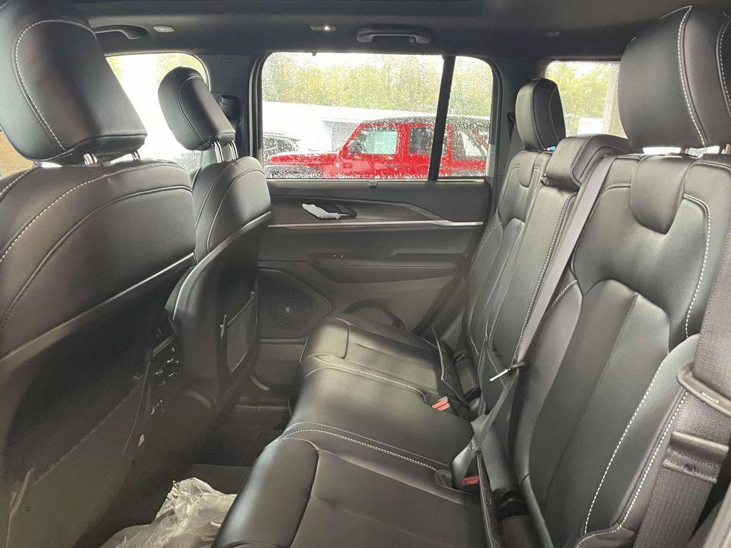 new 2025 Jeep Grand Cherokee car, priced at $48,405