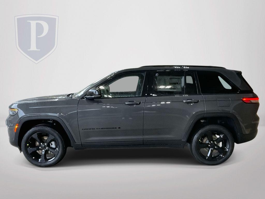 new 2025 Jeep Grand Cherokee car, priced at $48,405