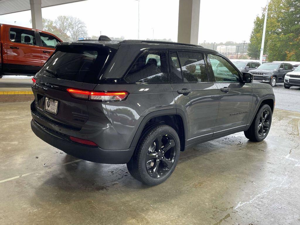 new 2025 Jeep Grand Cherokee car, priced at $48,405