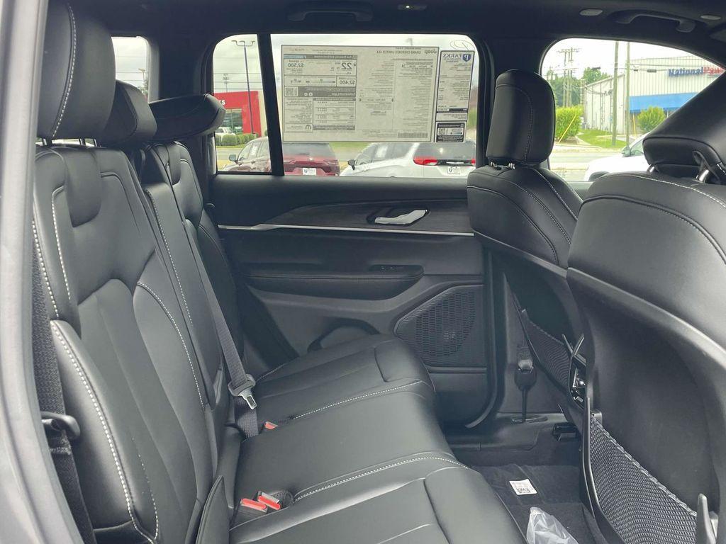 new 2025 Jeep Grand Cherokee car, priced at $40,896
