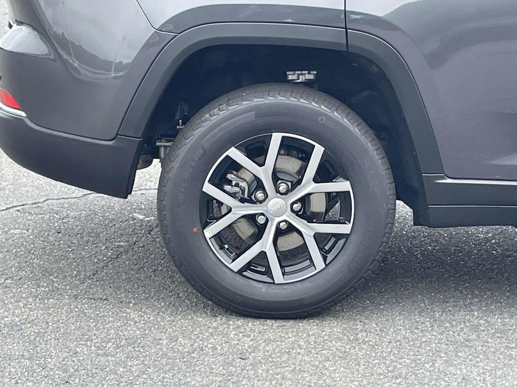 new 2025 Jeep Grand Cherokee car, priced at $40,896