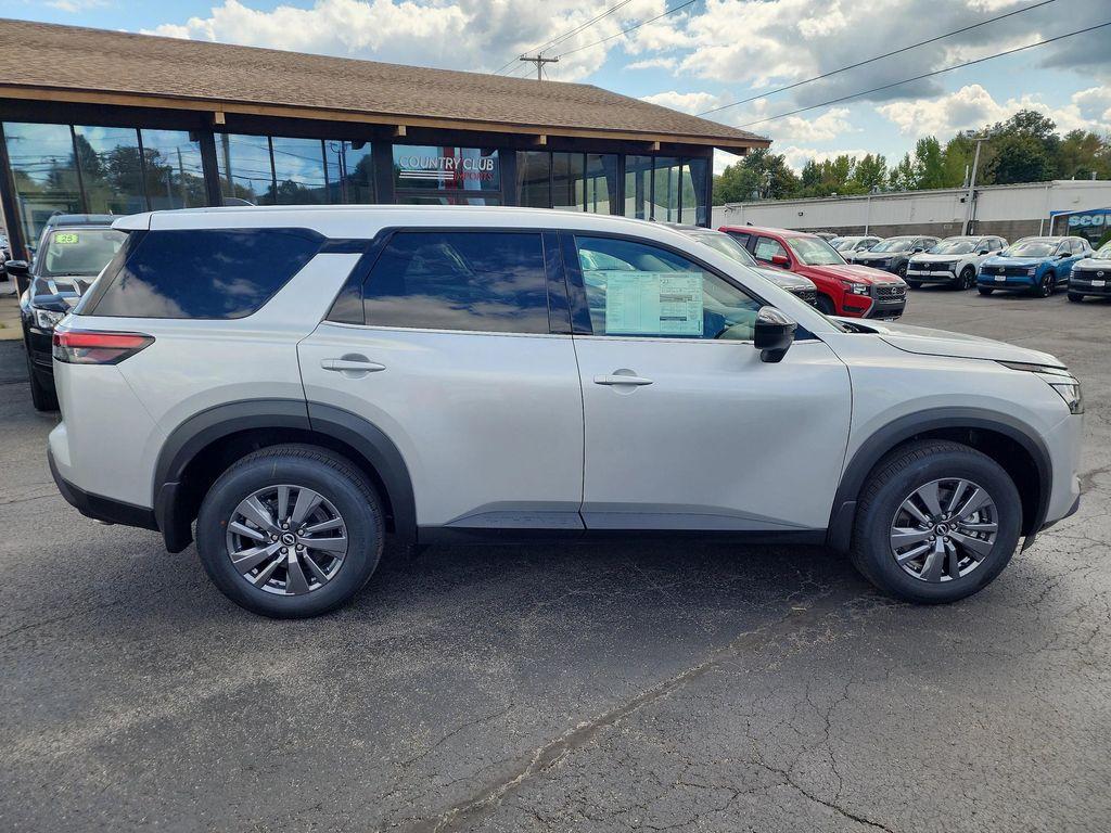 new 2025 Nissan Pathfinder car, priced at $34,665
