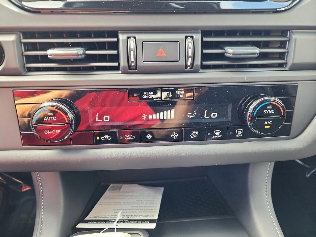 new 2025 Nissan Pathfinder car, priced at $34,665